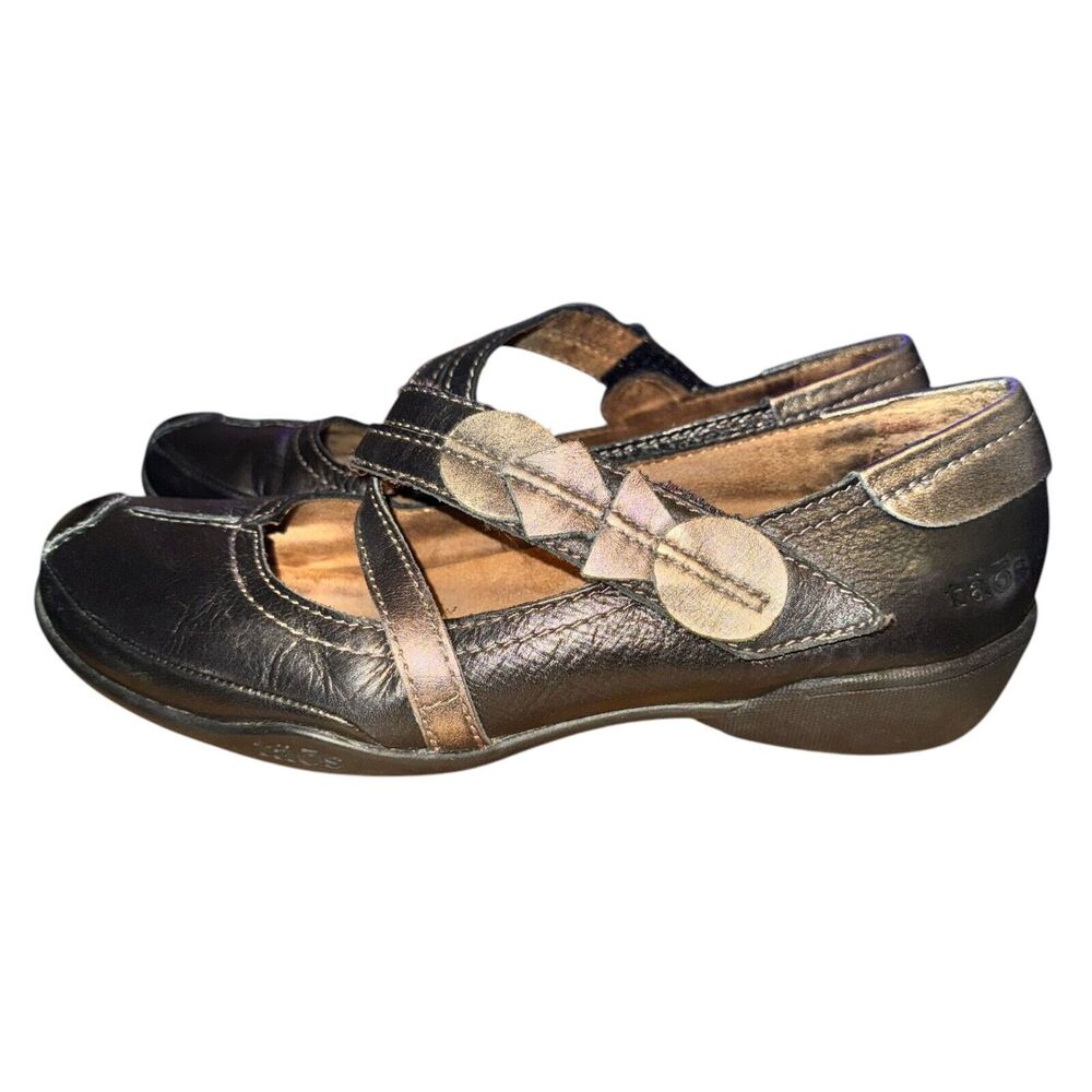 Taos Jigsaw Flats Women's Size 8 Black Silver Leather Adjustable Strap Shoes